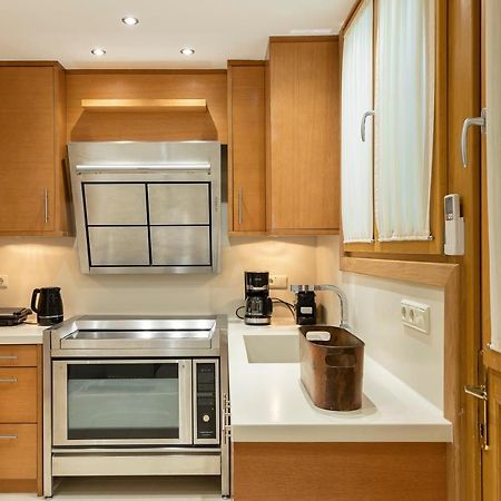 Vouliagmeni'S Elegance By Acropolis Suites Αθήνα Εξωτερικό φωτογραφία