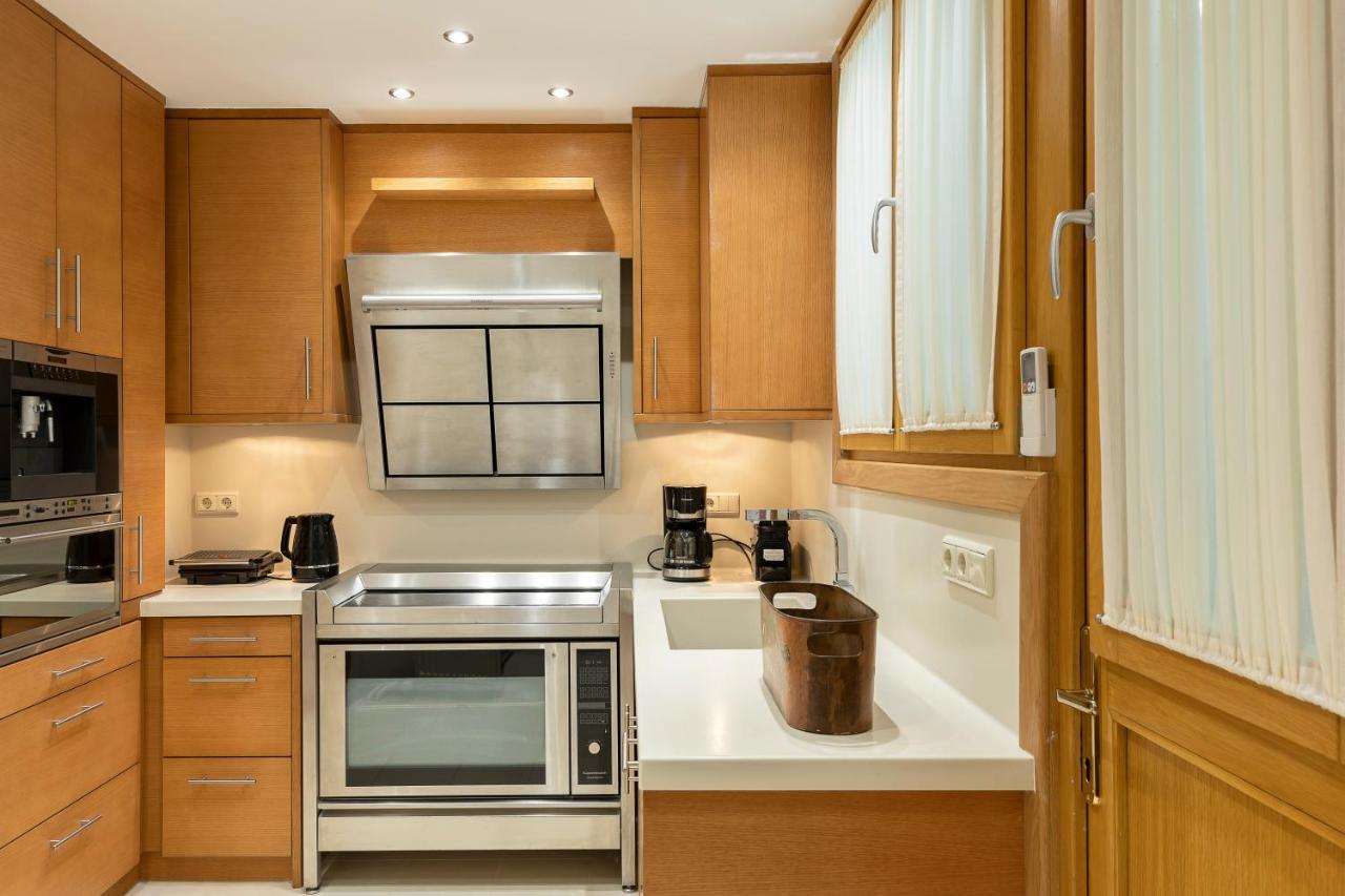 Vouliagmeni'S Elegance By Acropolis Suites Αθήνα Εξωτερικό φωτογραφία