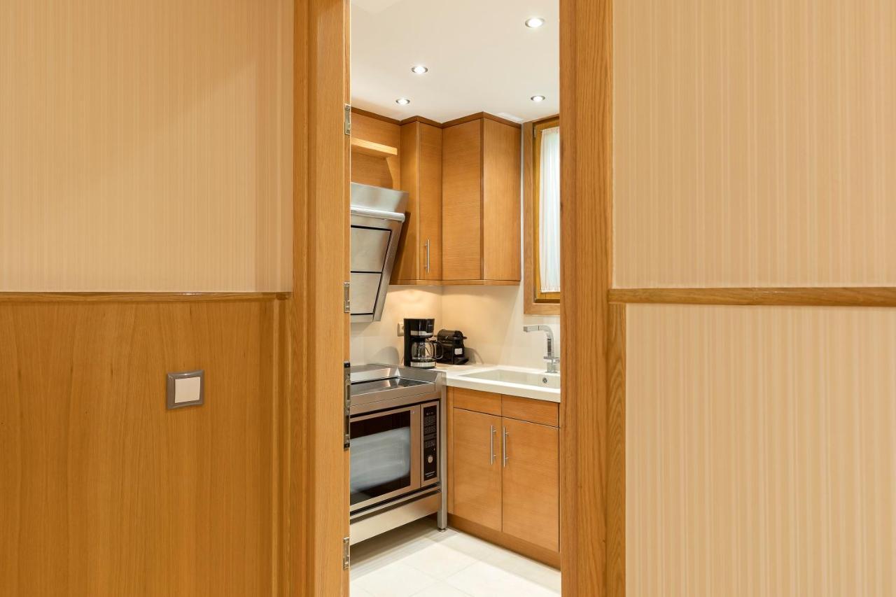 Vouliagmeni'S Elegance By Acropolis Suites Αθήνα Εξωτερικό φωτογραφία